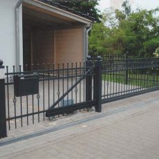 Brama skrzydłowa czy brama przesuwna? Brama skrzydłowa czy brama przesuwna?