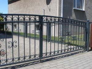 Bramy skrzydłowe - oferta na bramy kute skrzydłowe Bramy skrzydłowe - oferta na bramy kute skrzydłowe